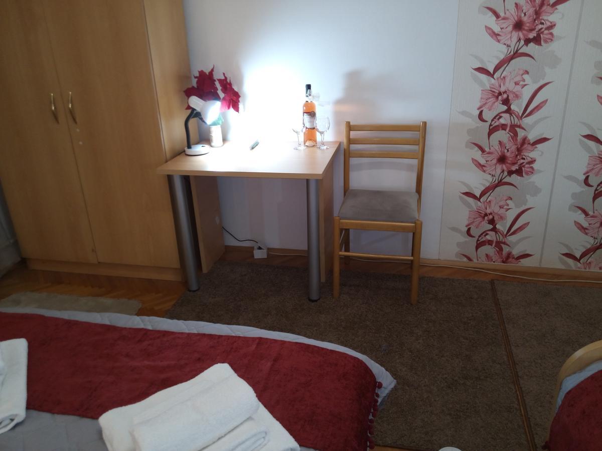 The Most Central Skopje Apartment Exterior foto